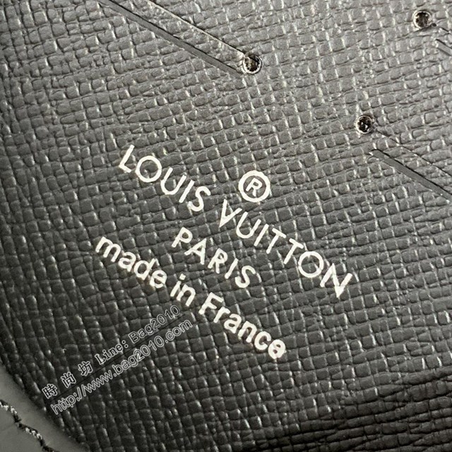LV專櫃2023新款升級版男士手包 M41696咖格 路易威登Pochette Voyage中號手袋手拿包 dn1041